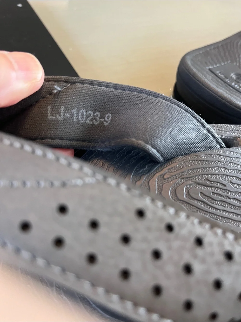 High Tide Gray Sandals Sz 9